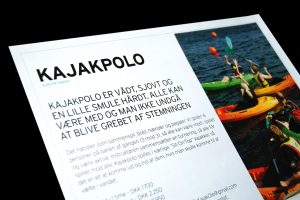 Design af plakat, brochure, klippoekort og katalog - Kajakhotellet. Plakat - Kajakhotellet